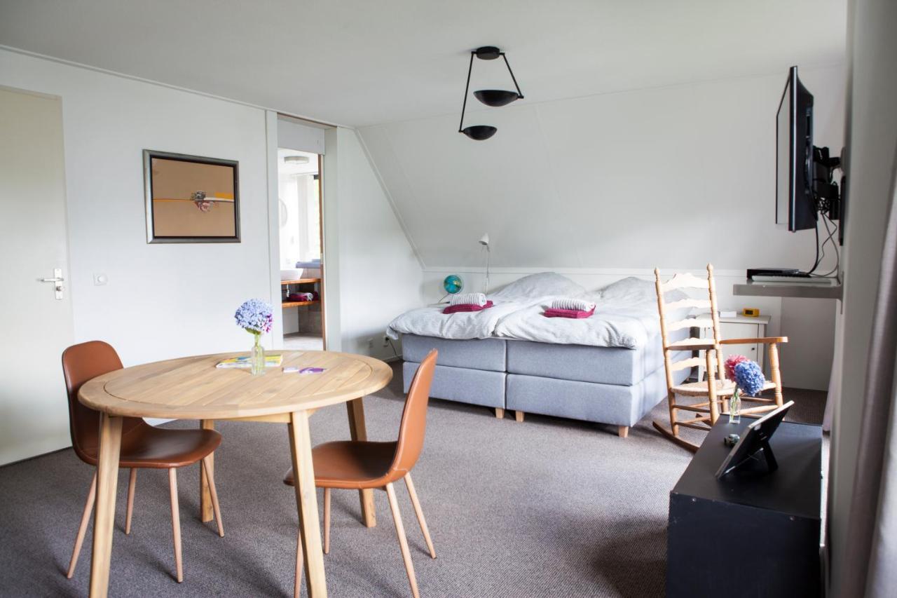 Bed and Breakfast De Heidestroper Eindhoven Esterno foto